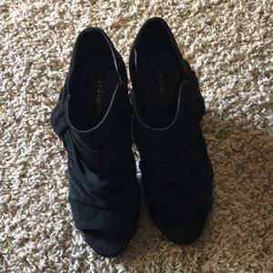 Black Heel Boots with Bow